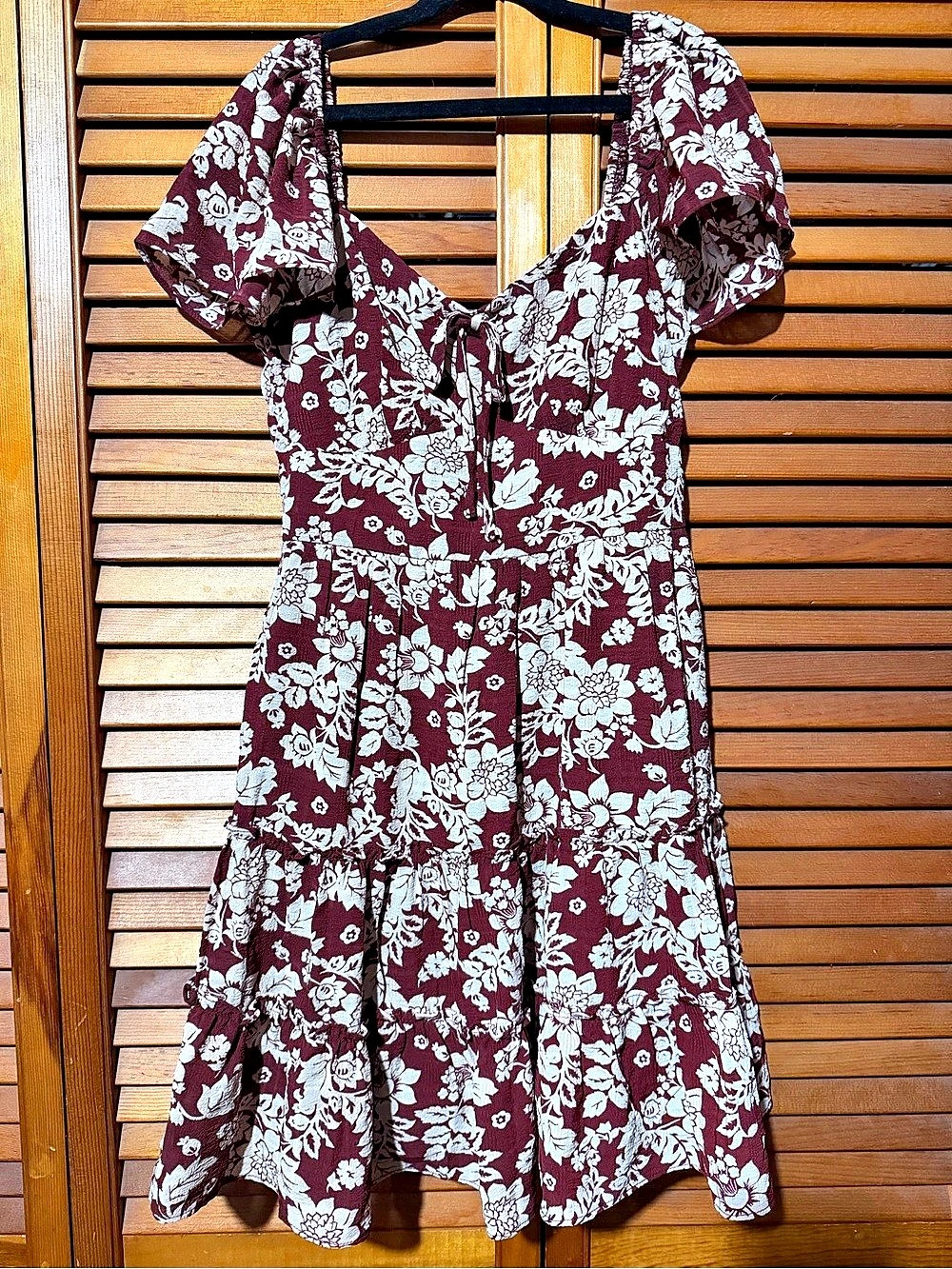 Francesca’s Crystal Doll Floral Mini Dress in Purple & White Size Small NWT